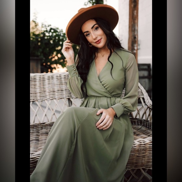 Baltic Born Dresses & Skirts - Baltic Born Dusty Olive Long Sleeve Maxi Dress Size Large